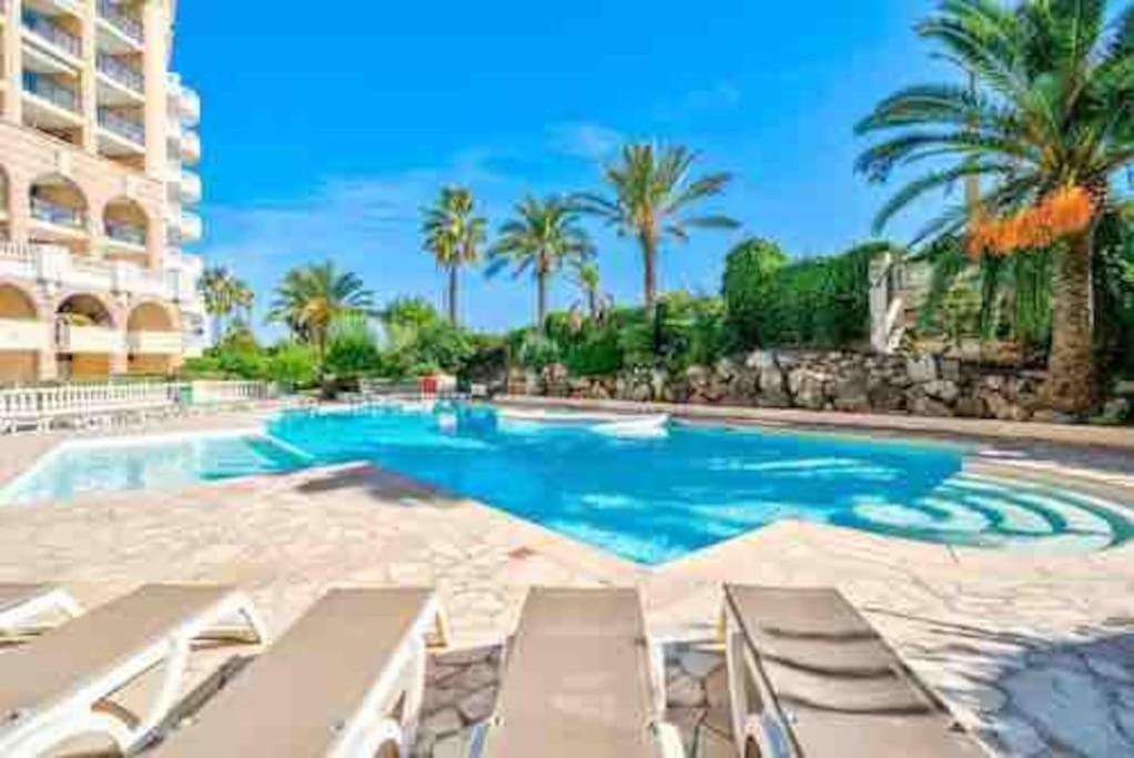 Bord De Mer, Terrasse, Tout A Pieds Cannes Exterior foto